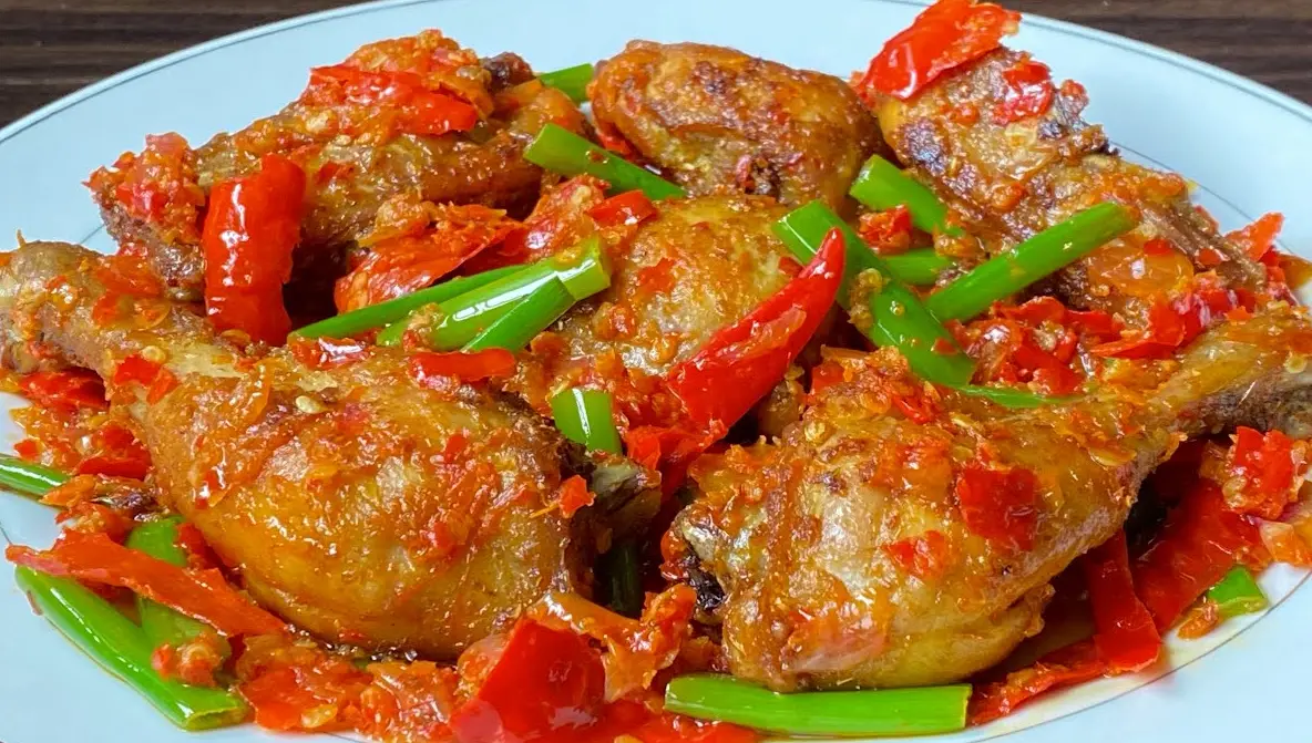 Cara Membuat Ayam Balado Khas RM Padang yang Pedas dan Gurih, Pasti Bikin Ketagihan