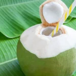 Minum Air Kelapa